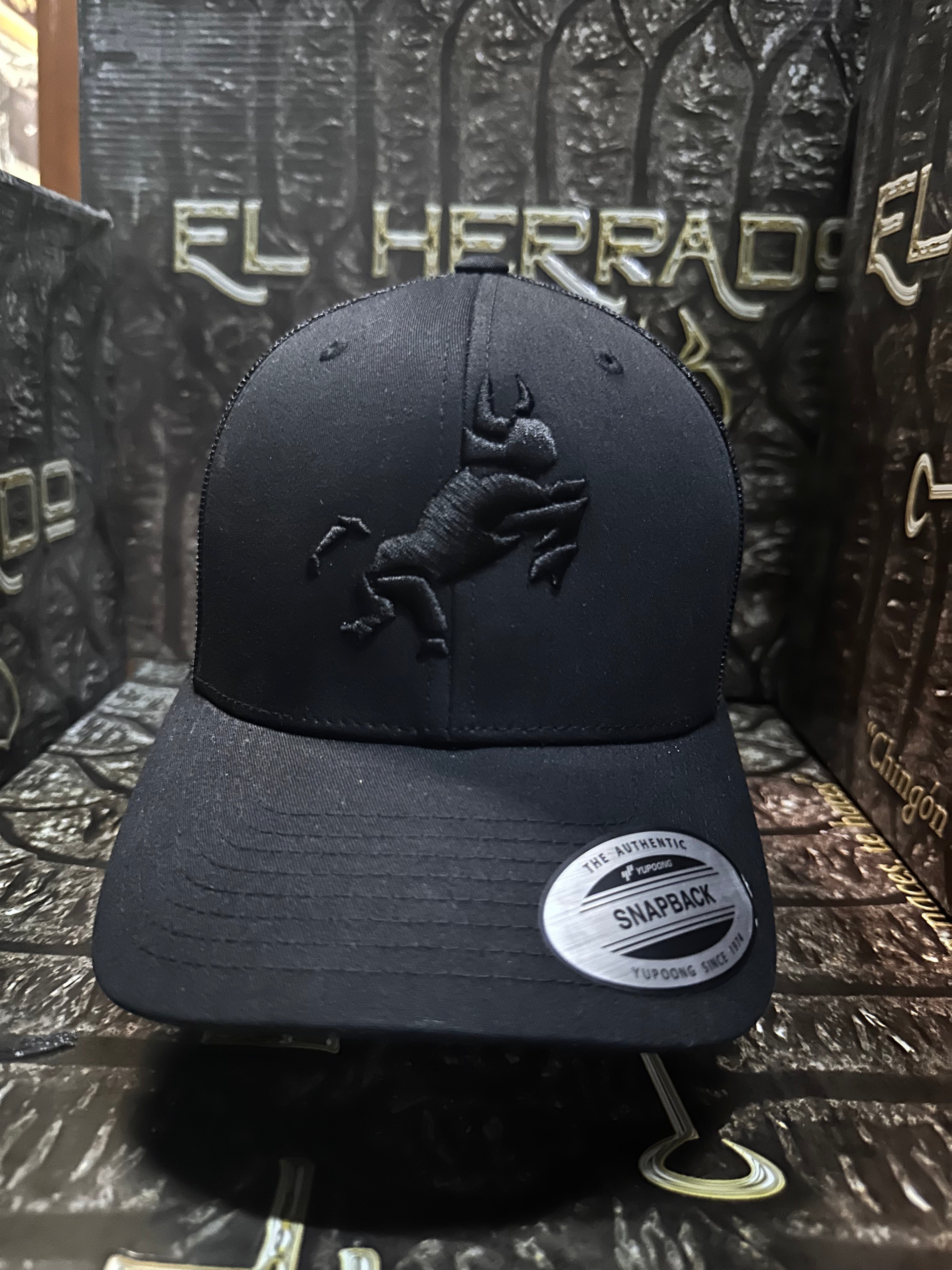 Gorra Curva Malla “El Semental”